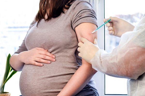 Έγκυες και θηλάζουσες – Ενθαρρυντικά τα αποτελέσματα μελέτης για τα εμβόλια mRNA | imommy.gr