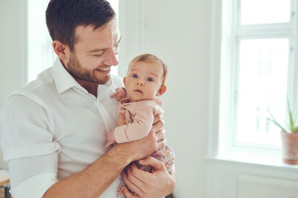 Μπαμπάς: Σημαντικά πράγματα που πρέπει να κάνετε με το νεογέννητο | imommy.gr