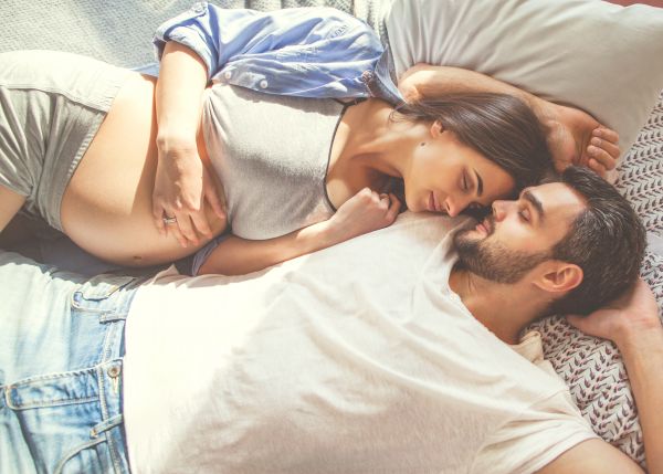 Πέντε τρόποι να βοηθήσετε τη σύντροφό σας κατά τη διάρκεια της εγκυμοσύνης | imommy.gr
