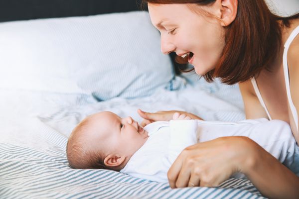 Ανάπτυξη μωρού: Γιατί είναι σημαντικό να του μιλάτε; | imommy.gr