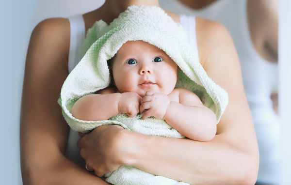 Νεογέννητο: Πόσο συχνά πρέπει να το κάνετε μπάνιο | imommy.gr