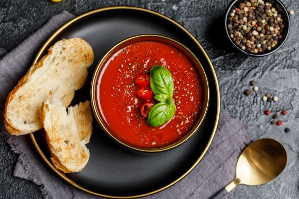 Κρύες σούπες: Θρεπτικές και ιδανικές για την εποχή | imommy.gr