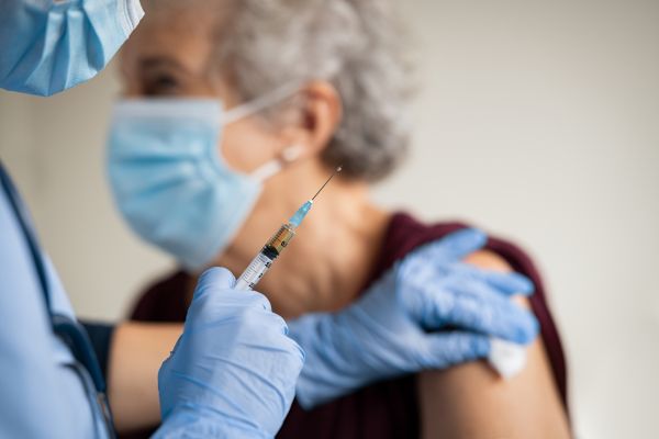Κοροναϊός: Τα εμβόλια προστατεύουν από όλες τις μεταλλάξεις; | imommy.gr
