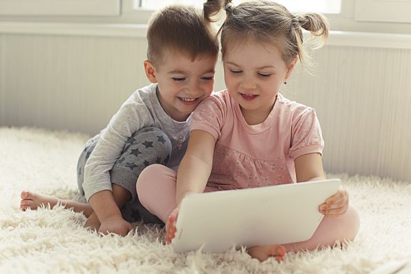 Πώς θα βάλετε όρια στη σχέση του παιδιού με την τεχνολογία | imommy.gr