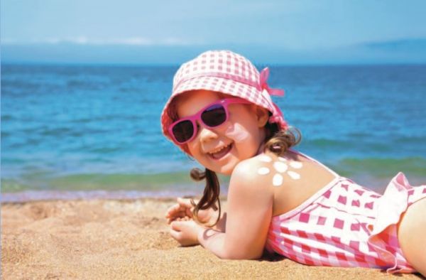 Παιχνίδια κάτω από τον ήλιο: Έτσι θα προστατέψουμε το παιδί | imommy.gr
