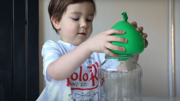 Πειράματα με μπαλόνια που θα ενθουσιάσουν τα παιδιά [βίντεο] | imommy.gr