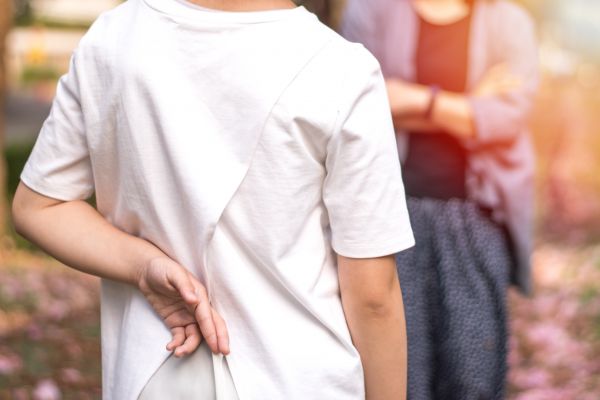 Πώς θα σταματήσει να λέει ψέματα το παιδί; | imommy.gr