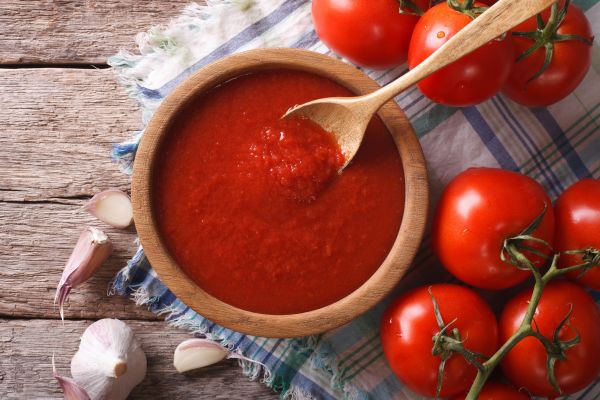Κάντε σάλτσα ντομάτας χωρίς να την μαγειρέψετε | imommy.gr