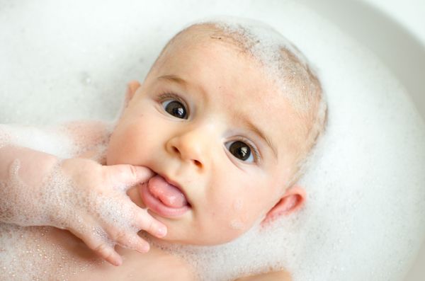 Αυτά είναι τα πιο συνηθισμένα λάθη που κάνουμε στο μπάνιο του μωρού | imommy.gr