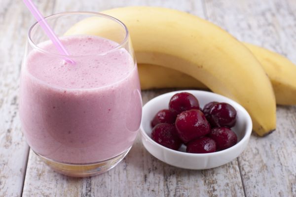 Smoothie με μπανάνα και κεράσι | imommy.gr