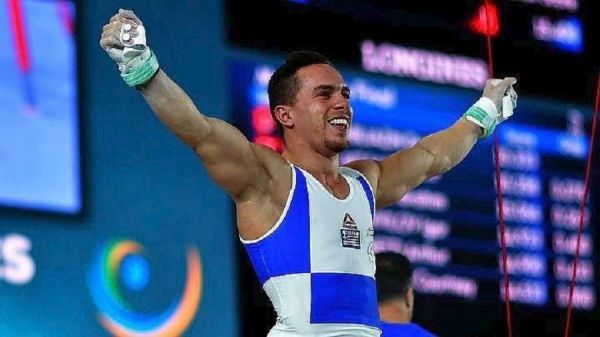 Βρέθηκε βίντεο του Λευτέρη Πετρούνια: Η μεγαλειώδης εμφάνισή του | imommy.gr