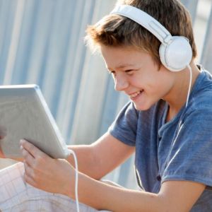 Μουσική: Πώς ωφελεί τα παιδιά;