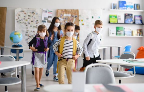 Σχολεία: Πώς θα επιστρέψουν οι μαθητές – Τι ισχύει για μάσκες, self test | imommy.gr