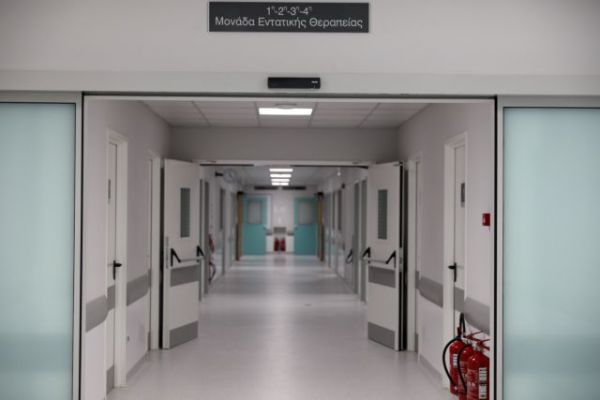 Μεγάλη ανησυχία για τους ασθενείς σε ΜΕΘ – Νοσηλεύονται 13 νέοι και ένα παιδί | imommy.gr