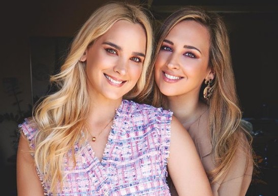 Οι αδελφές Πανταζή ποζάρουν με φουσκωμένες κοιλίτσες | imommy.gr
