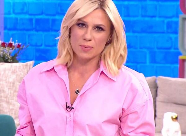 Κατερίνα Καραβάτου – Εντυπωσιακή η πολυαναμενόμενη πρεμιέρα του «Τι λες τώρα!» | imommy.gr