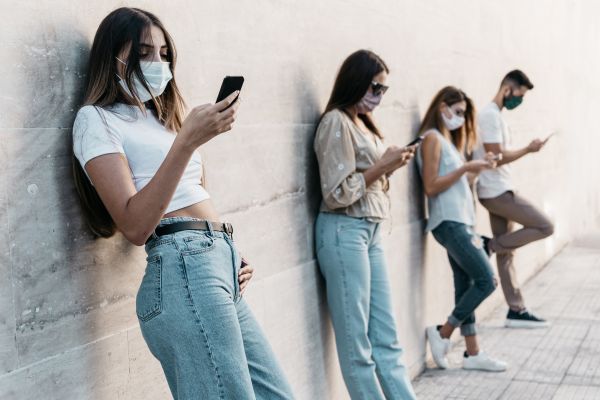 Εστίαση – Πώς μπαίνουν σε εσωτερικούς χώρους οι ανεμβολίαστοι 12-17 ετών | imommy.gr