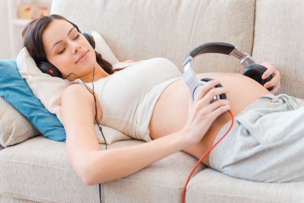 Τι ακούει περισσότερο το μωρό στη μήτρα; | imommy.gr