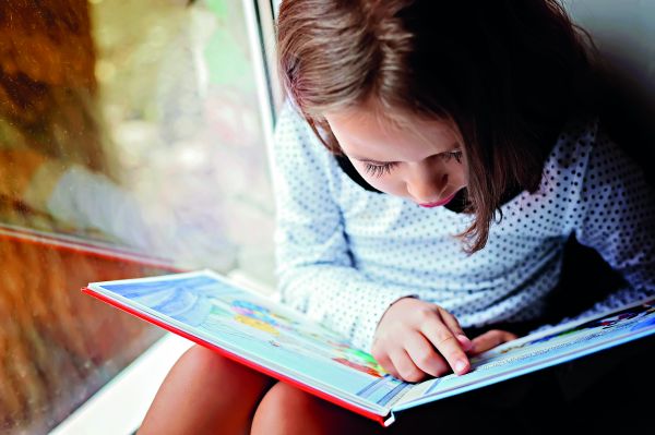 Παιδί & διάβασμα – Πώς θα αγαπήσει τα βιβλία περισσότερο από το τάμπλετ; | imommy.gr
