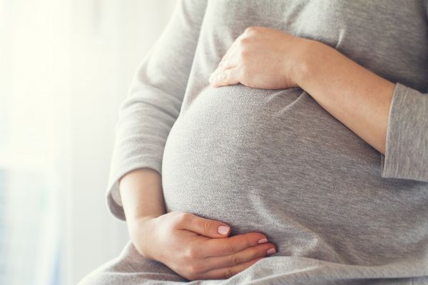 Φούσκωμα στην εγκυμοσύνη; Έτσι θα ανακουφιστείτε | imommy.gr