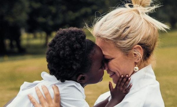 Χριστίνα Κοντοβά – Οσα αποκάλυψε για την απόφασή της να υιοθετήσει τη μικρή Ada | imommy.gr