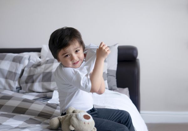 Όταν το παιδί αρνείται να ντυθεί | imommy.gr