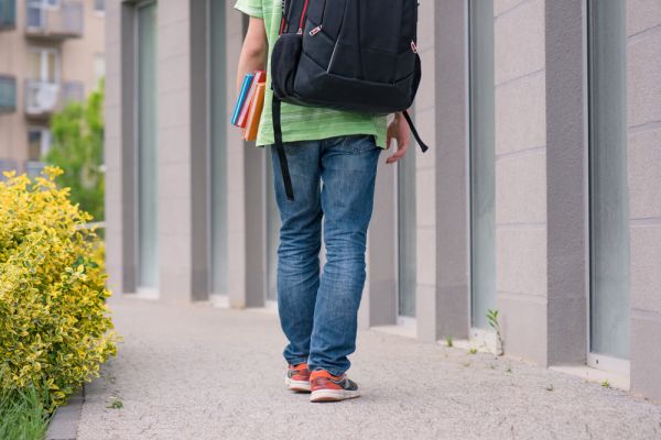 Σχολείο – Γιατί αξίζει να ενθαρρύνετε το παιδί σας να πάει περπατώντας | imommy.gr