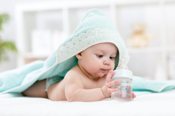 Μωράκι πίνει για πρώτη φορά νερό και έχει την πιο αστεία αντίδραση [βίντεο] | imommy.gr