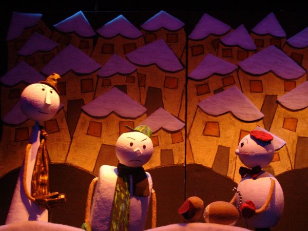 «Οι τρεις Χιονάνθρωποι» στο Κουκλοθέατρο «Εργαστήρι Μαιρηβή» | imommy.gr