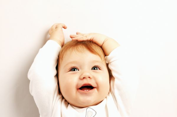 Πότε το μωρό αρχίζει να χαμογελά συνειδητά; | imommy.gr