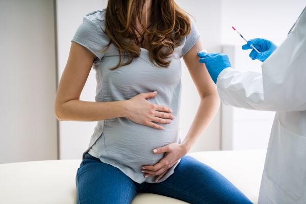 Κορωνοϊός – Τι λένε οι ειδικοί για τον εμβολιασμό στην εγκυμοσύνη | imommy.gr