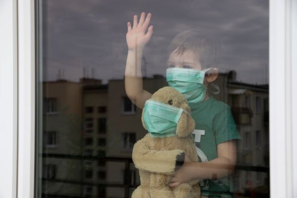 Κορωνοϊός: Για κάθε άνθρωπο που πεθαίνει ένα παιδί μένει ορφανό | imommy.gr