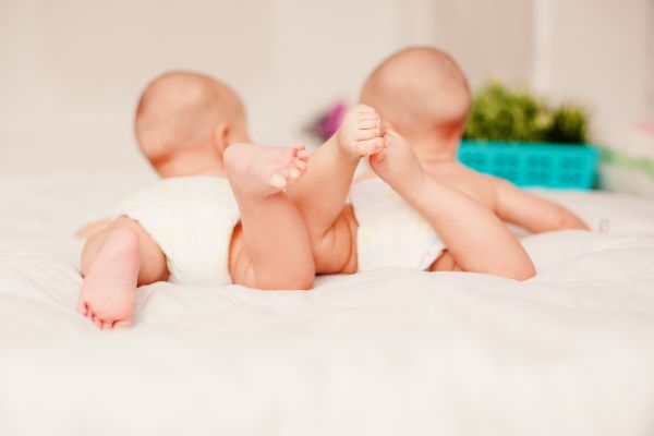 Δίδυμοι… μπελάδες: Πώς να ταΐσετε και να κοιμήσετε τα νεογέννητα | imommy.gr