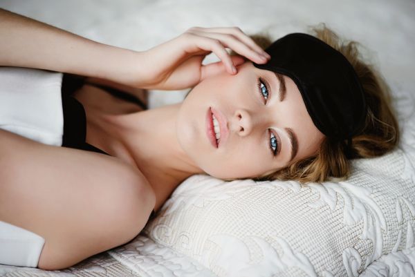 Ξεκούραστη όψη παρά την αϋπνία – Τα beauty tips για να το πετύχουμε | imommy.gr