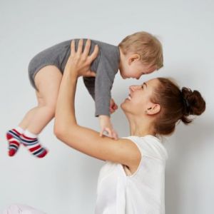 Ανάπτυξη μωρού – 7 τρόποι να το ενθαρρύνετε να πει τις πρώτες του λέξεις