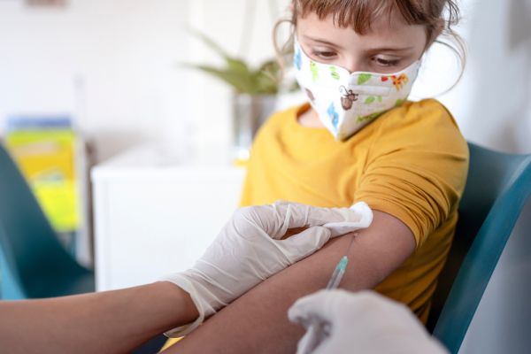 Κορωνοϊός – Μαζάνης – Τα παιδιά πηγαίνουν με ενθουσιασμό να εμβολιαστούν | imommy.gr