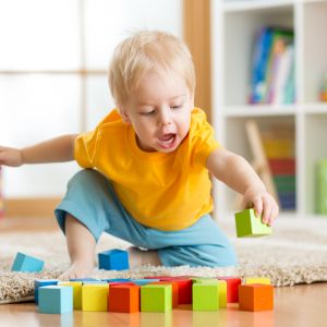 Γιατί τα νήπια χρειάζονται το μη δομημένο παιχνίδι