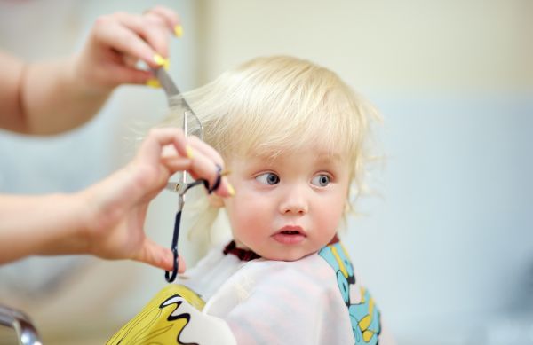 Πότε να κόψω τα μαλλιά του μωρού για πρώτη φορά; | imommy.gr