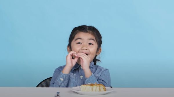Υπέροχο βίντεο – Παιδιά δοκιμάζουν πρωτοχρονιάτικα φαγητά από διάφορες περιοχές του κόσμου | imommy.gr