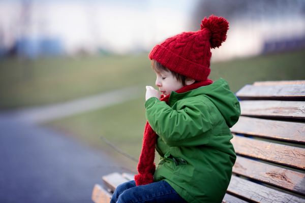 Παιδικός βήχας: Πότε πρέπει να σας ανησυχήσει | imommy.gr