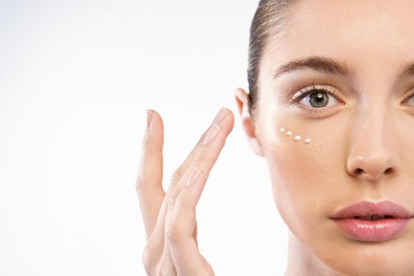 Know how: Πώς να χρησιμοποιήσω την κρέμα ματιών; | imommy.gr