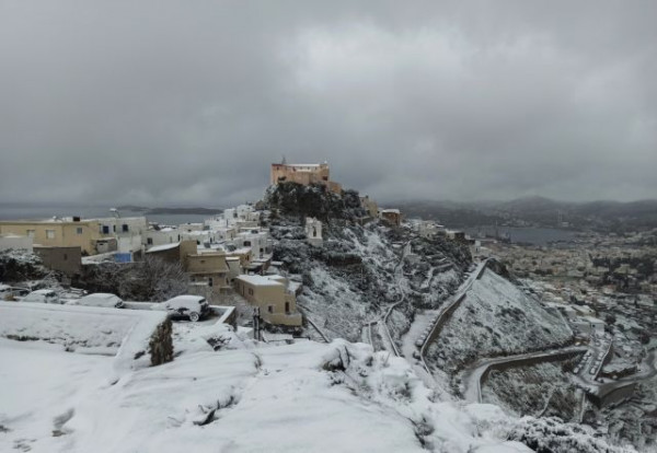 Χιόνια μέχρι και στις Κυκλάδες – Χιονισμένα τα νησιά Σύρος, Μύκονος, Νάξος, Τήνος, Αμοργός | imommy.gr