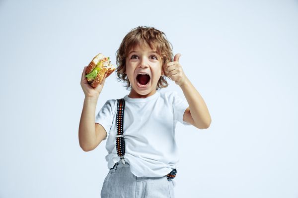 Πώς θα γίνει πιο υγιεινή η διατροφή των παιδιών; | imommy.gr