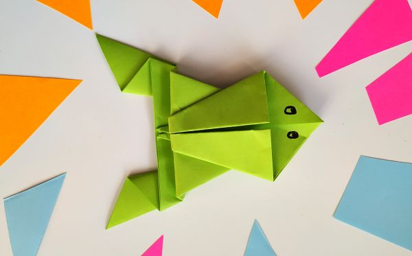 Οριγκάμι: Φτιάχνουμε πράσινο βάτραχο που «πηδά» | imommy.gr