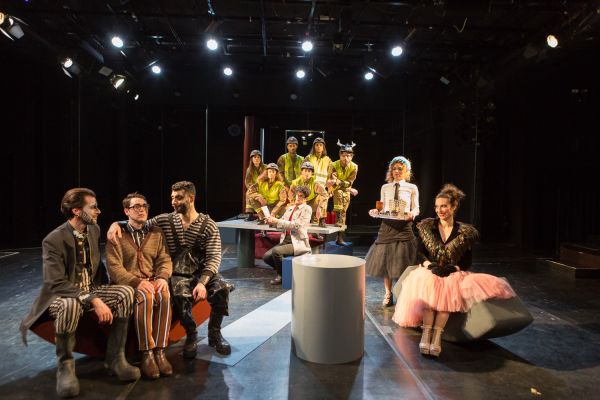 Ο Μπίντερμαν και οι Εμπρηστές στην Εφηβική Σκηνή του Εθνικού Θεάτρου | imommy.gr