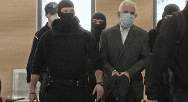 Πέτρος Φιλιππίδης: Χαμός στην αίθουσα – «Εκτίθεστε κυρίες μου» | imommy.gr