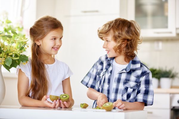 Ακτινίδιο: Γιατί πρέπει να το τρώνε και τα παιδιά | imommy.gr