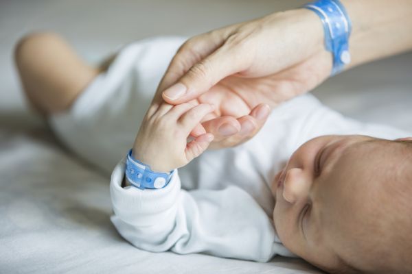 Καισαρική: Πότε αυξάνει τους δείκτες φλεγμονής στο μωρό | imommy.gr