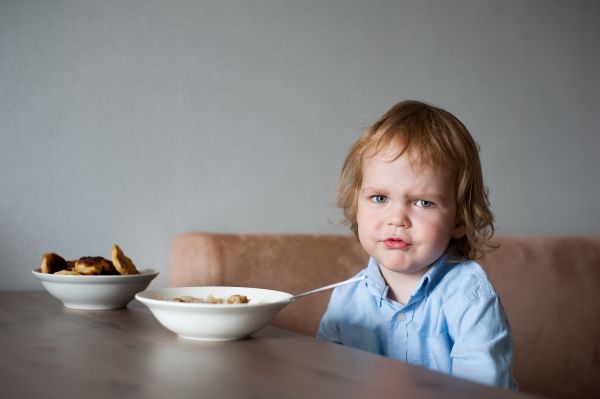 Παιδί επιλεκτικό στο φαγητό; Έτσι θα το πείσετε να δοκιμάσει νέες γεύσεις | imommy.gr