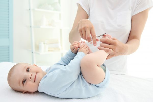 Baby care: Πώς θα κόψετε τα νύχια του μωρού | imommy.gr